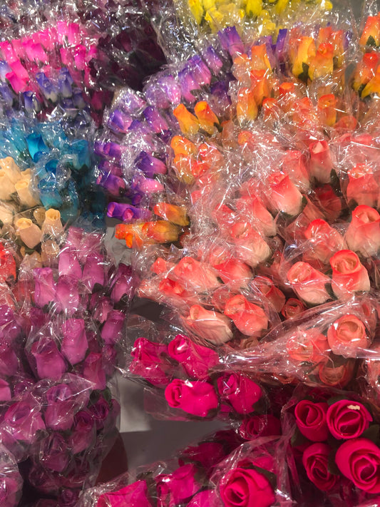 Bundle of 8 Timeless Treasures Wooden Roses