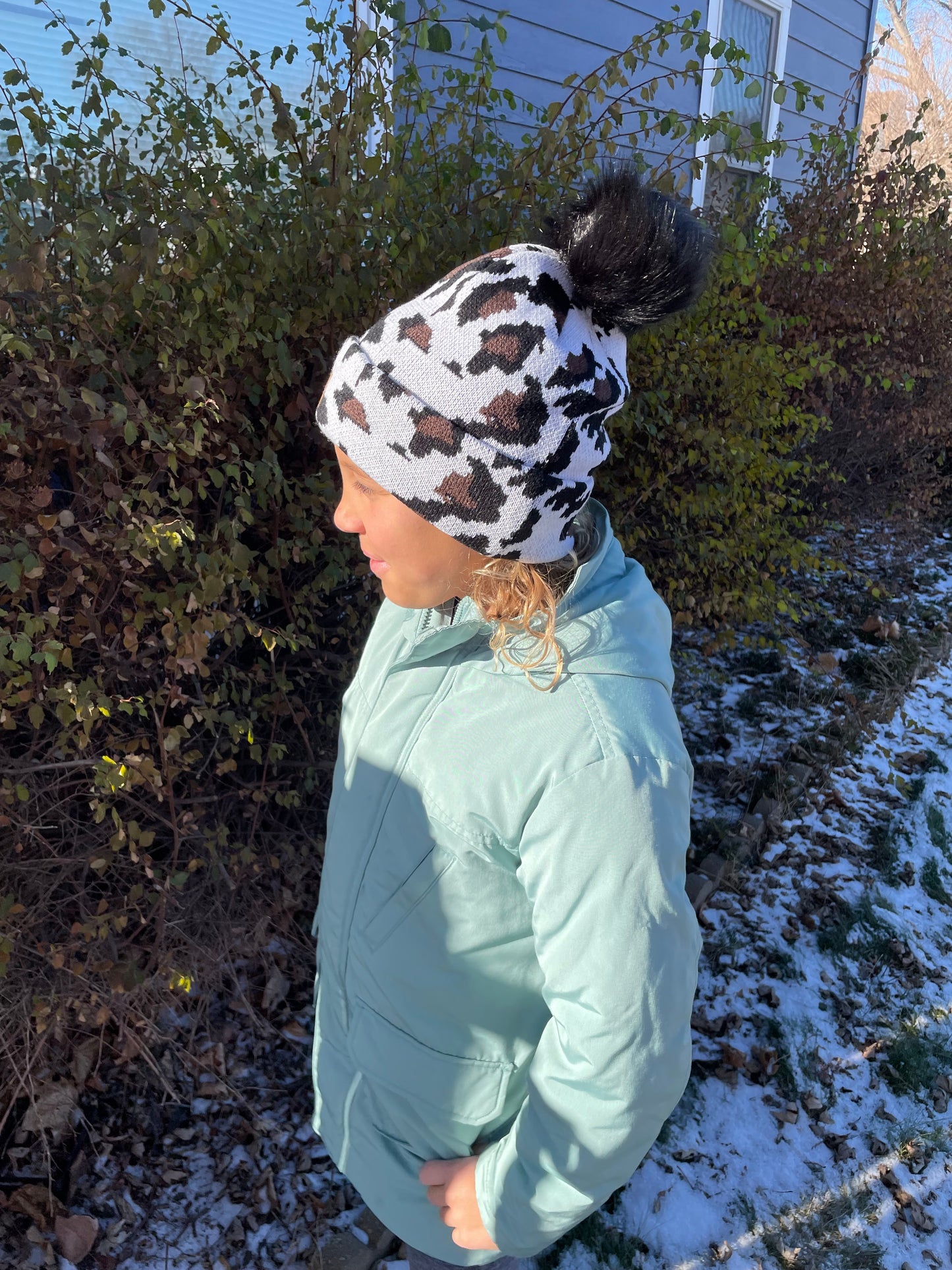 Trendy Fleece Lined Leopard Print Beanie with Faux Fur Pom