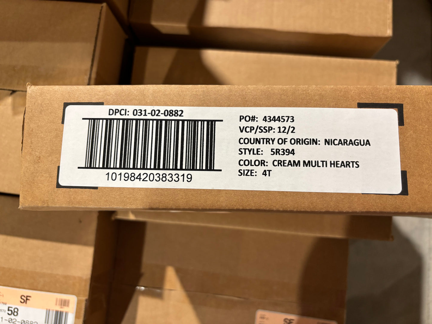 Casepack of 12 NWT Cat & Jack Cream Multi-Hearts Shirts