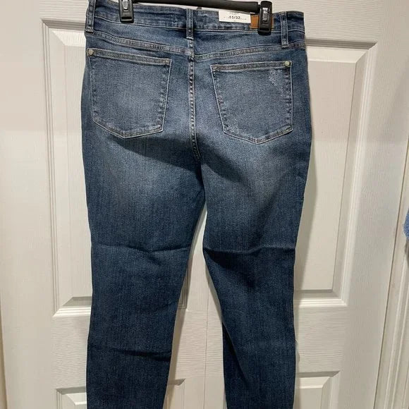 Judy Blue Mid-Rise Vintage Cut Off Relaxed Fit Jeans 88135REG Size 15/32